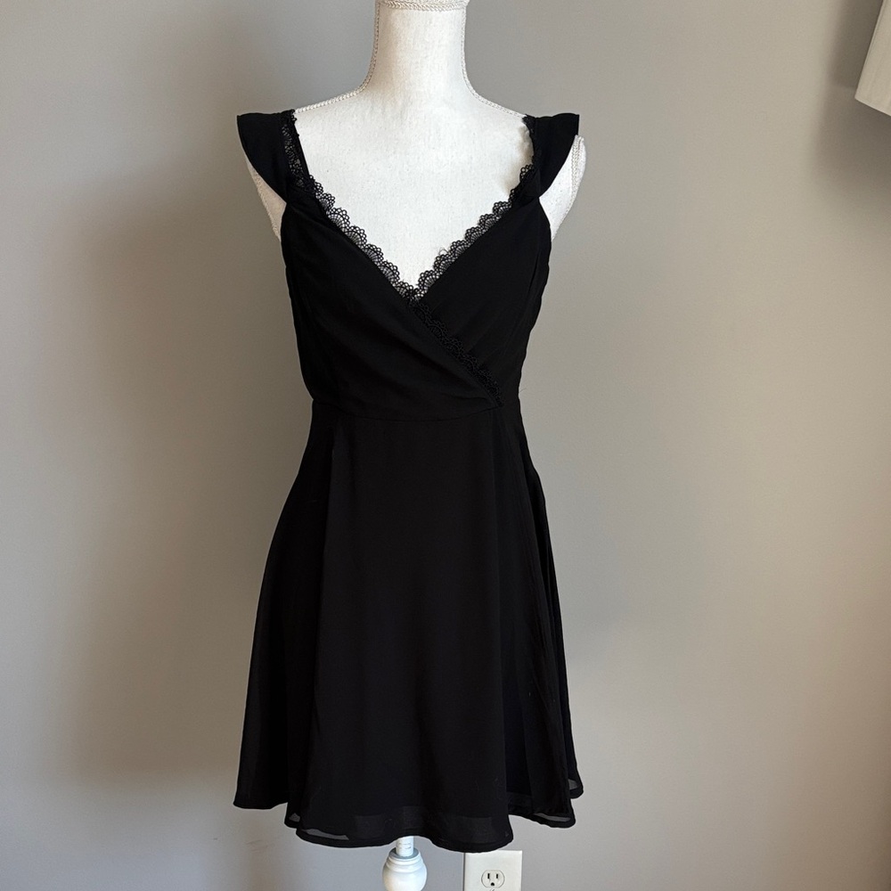 Lulus Black Lace-Trim V-Neck Women's Dress - Picture 2 of 7